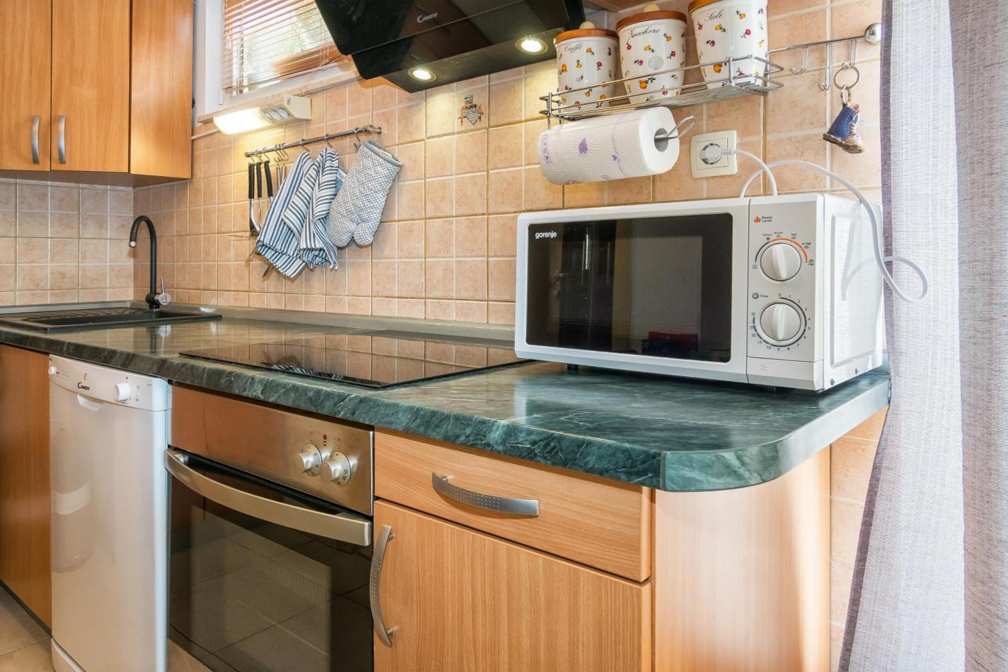 Relaxing 2Bd Apartment, Ground Floor - Walk To Old Town Split Bagian luar foto