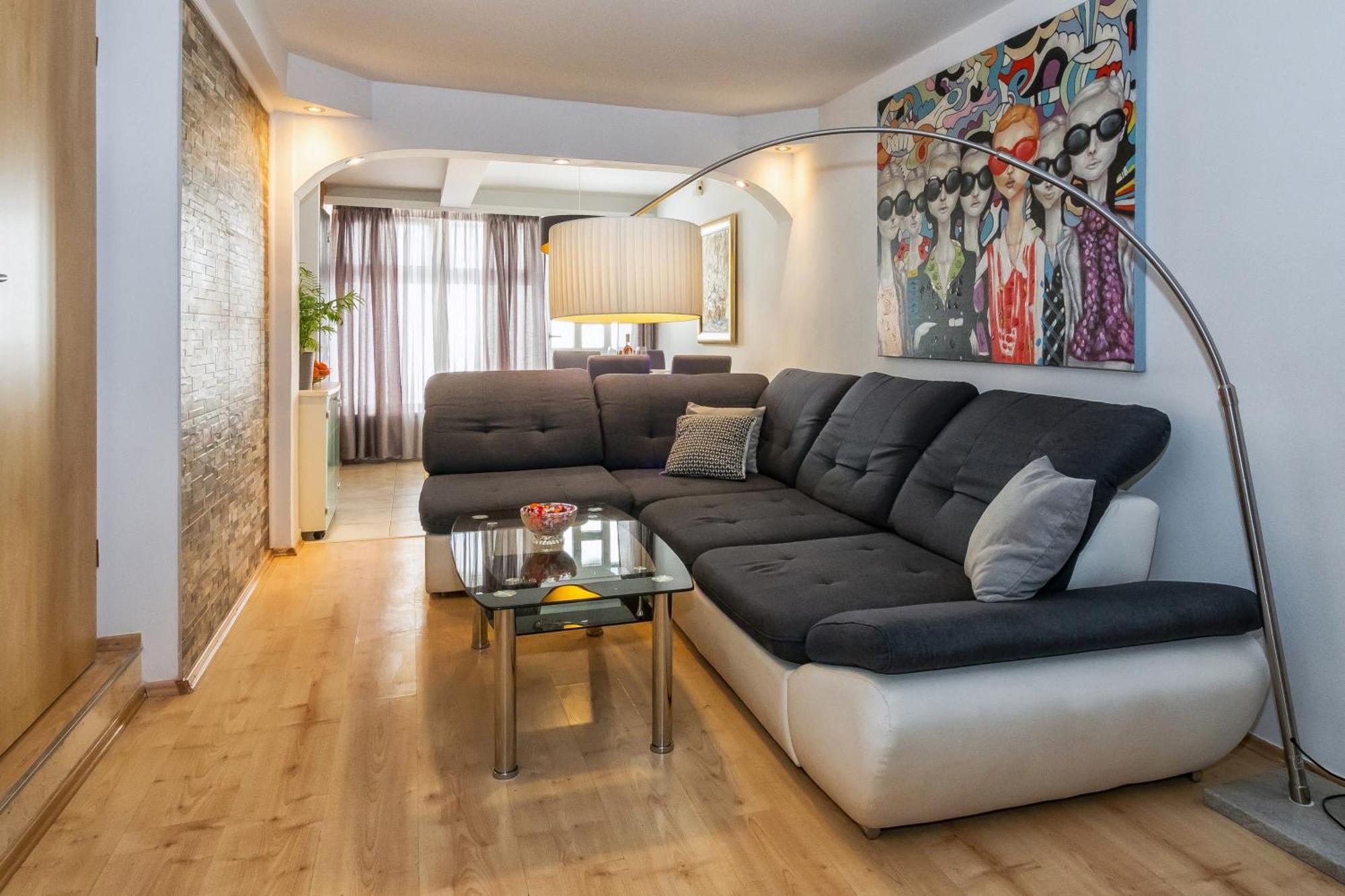 Relaxing 2Bd Apartment, Ground Floor - Walk To Old Town Split Bagian luar foto