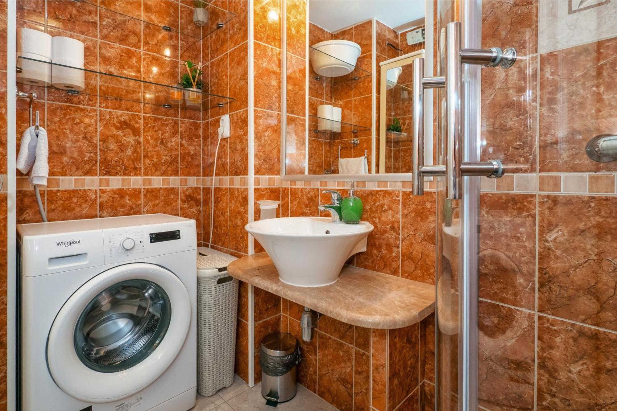 Relaxing 2Bd Apartment, Ground Floor - Walk To Old Town Split Bagian luar foto