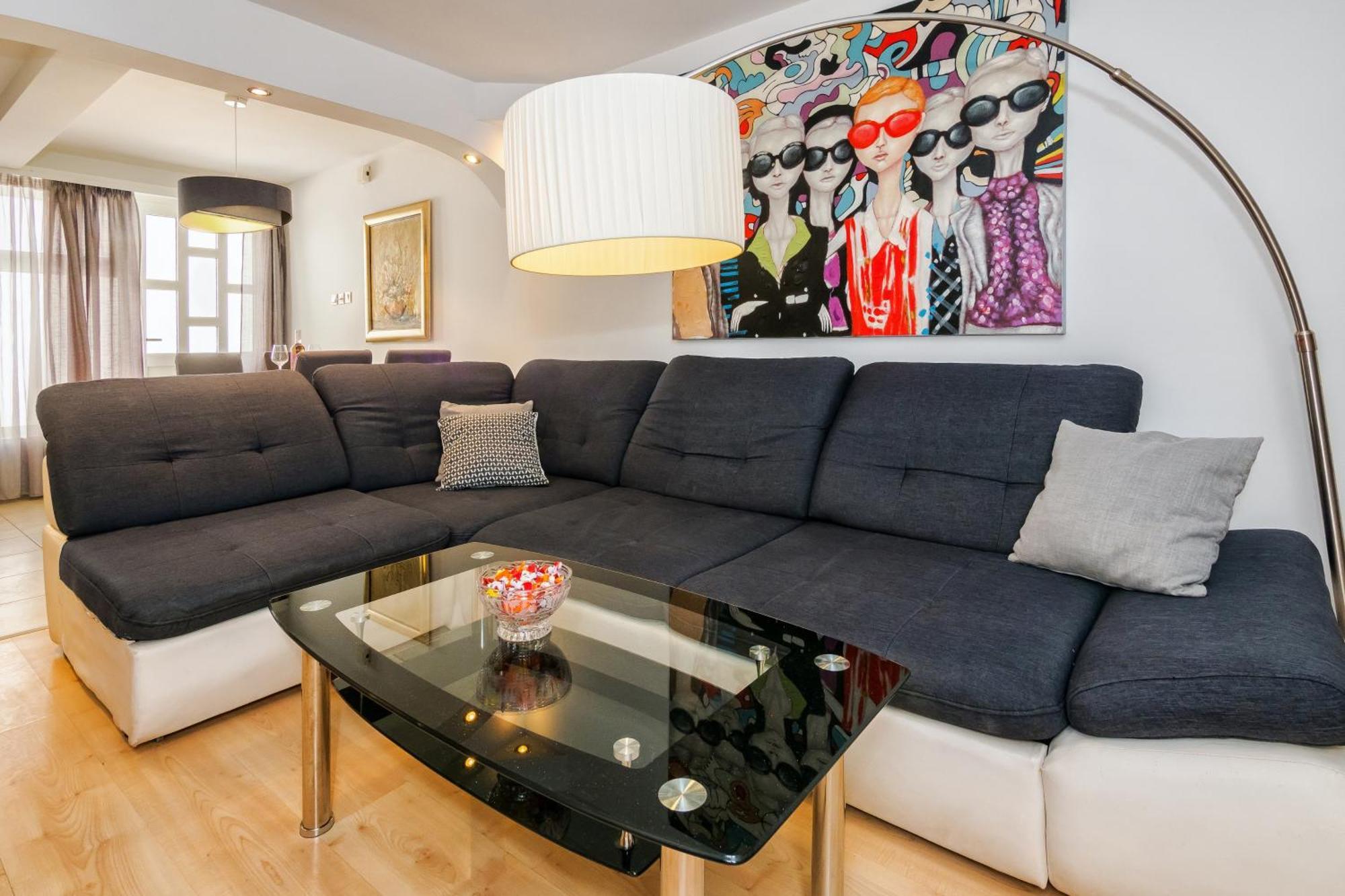 Relaxing 2Bd Apartment, Ground Floor - Walk To Old Town Split Bagian luar foto