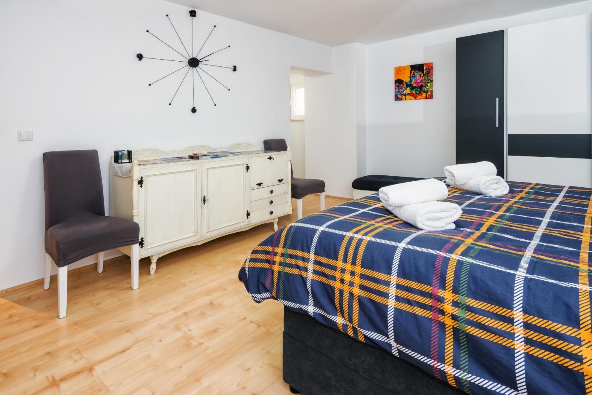 Relaxing 2Bd Apartment, Ground Floor - Walk To Old Town Split Bagian luar foto