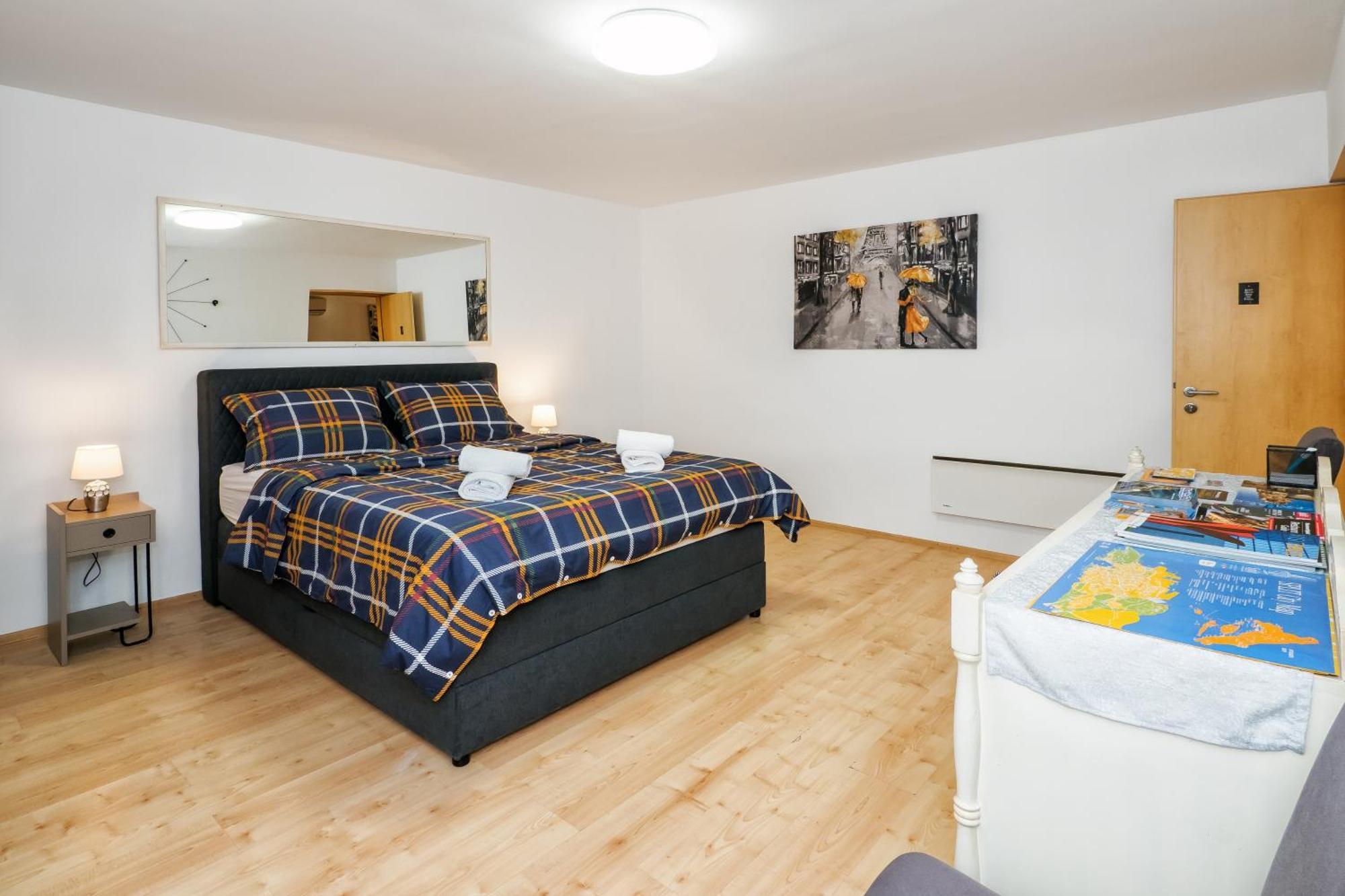 Relaxing 2Bd Apartment, Ground Floor - Walk To Old Town Split Bagian luar foto