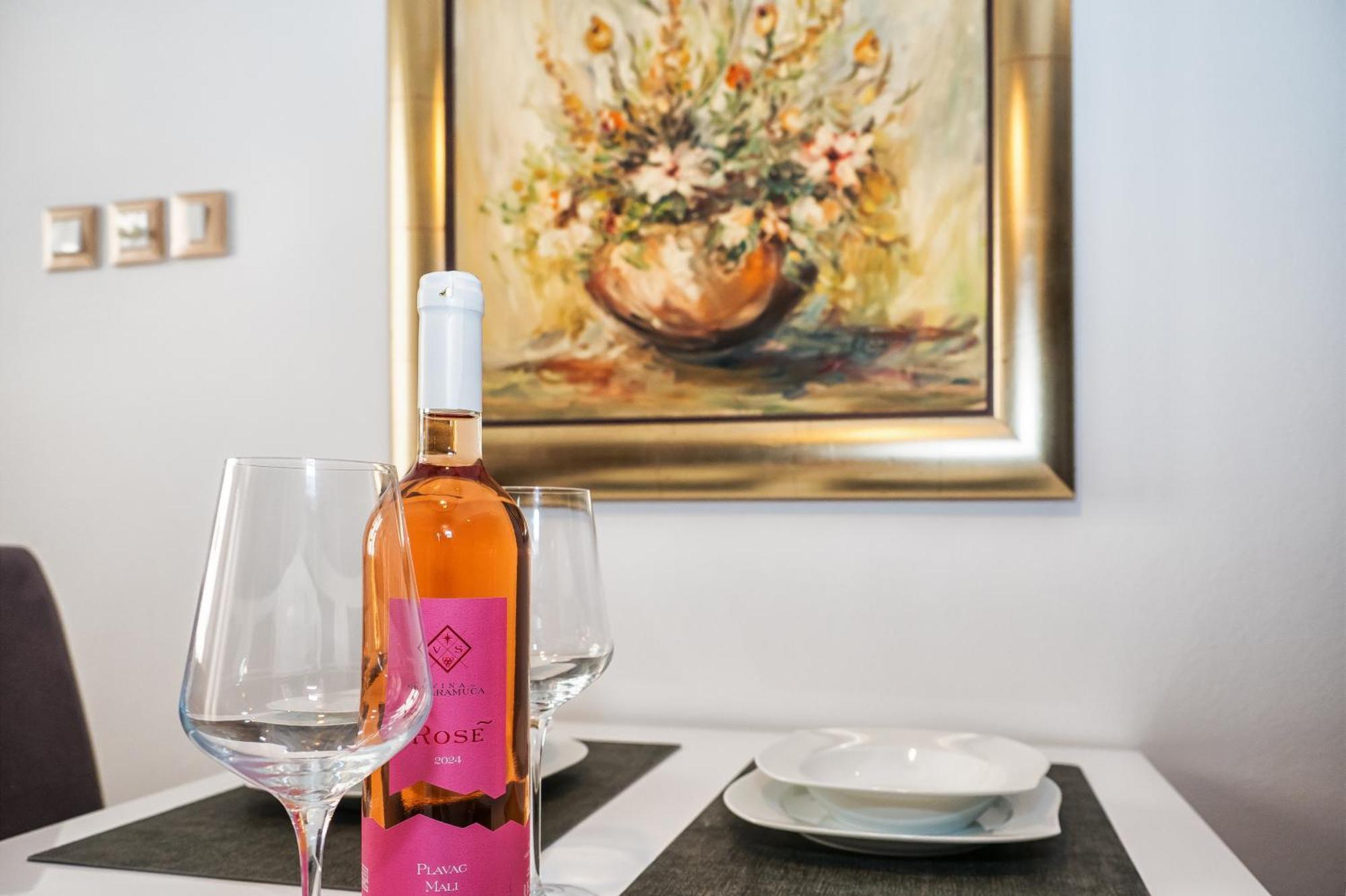 Relaxing 2Bd Apartment, Ground Floor - Walk To Old Town Split Bagian luar foto