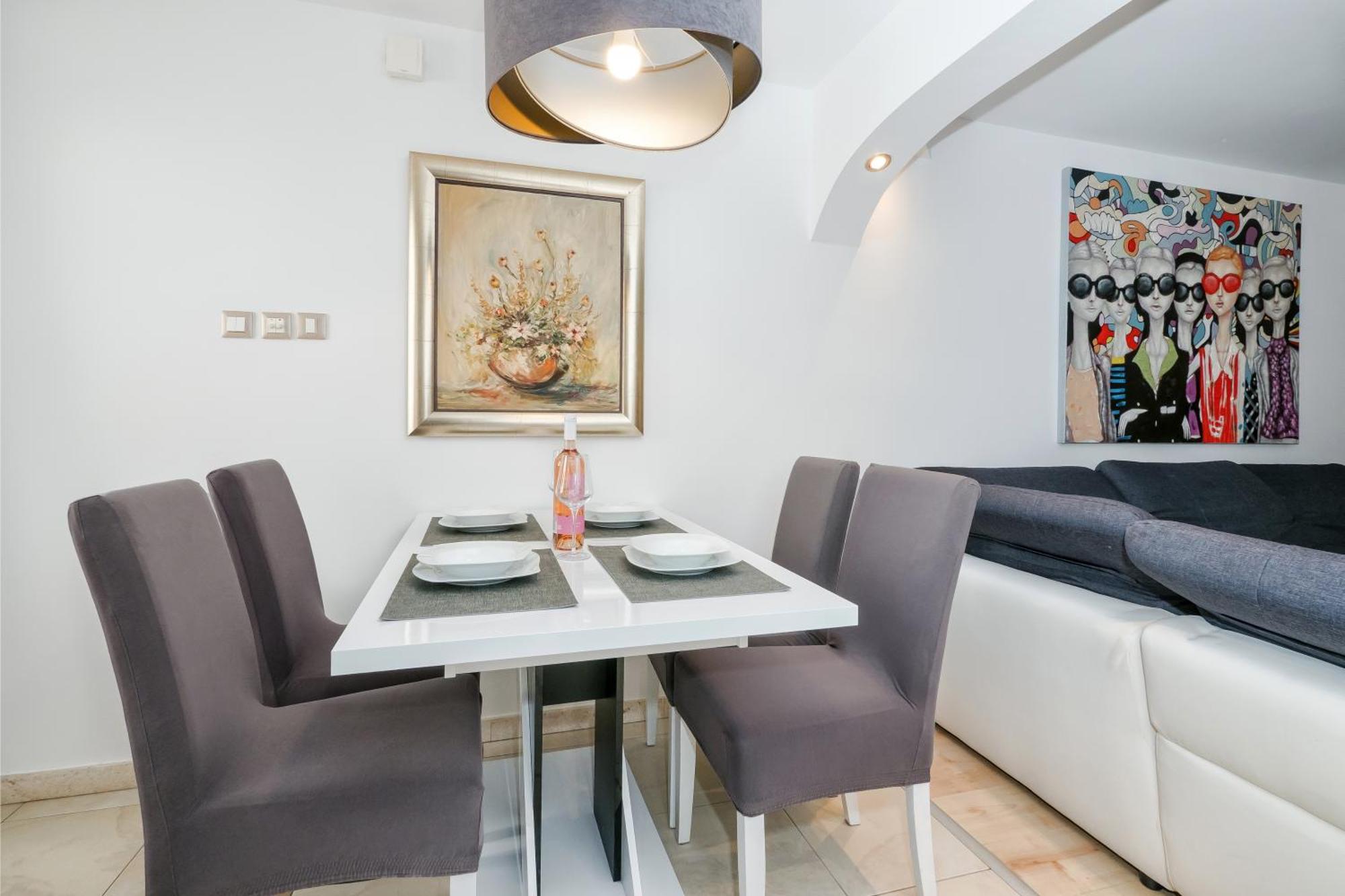 Relaxing 2Bd Apartment, Ground Floor - Walk To Old Town Split Bagian luar foto